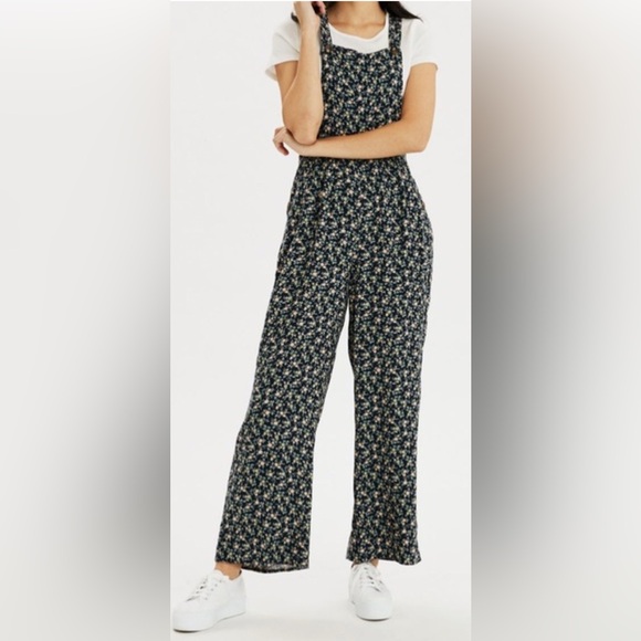 American Eagle Outfitters Pants - American Eagle Outfitters Soft Floral Bib Overalls Jumper Jumpsuit Romper Size S